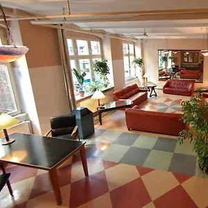  Хостел Fabrik -